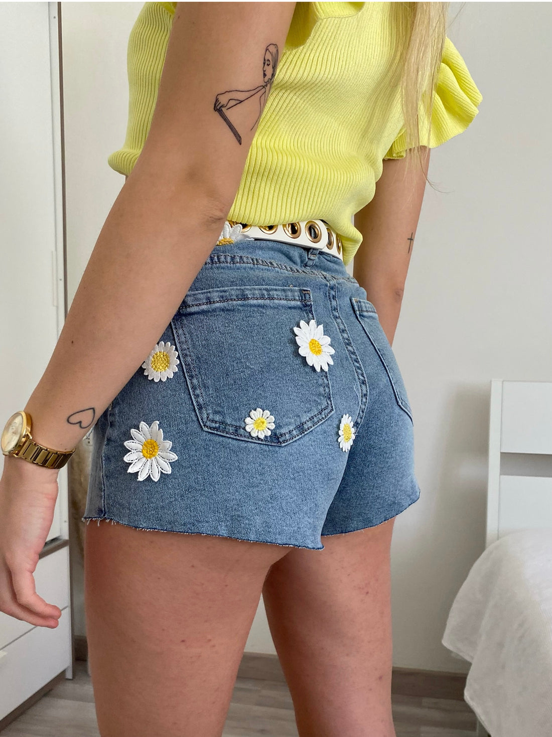 Short con margherite - R.a. Boutique 