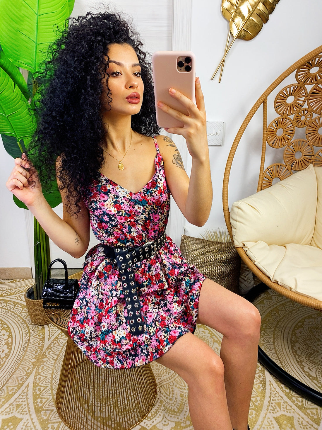 Abito a balze a fiori base nera - R.a. Boutique 