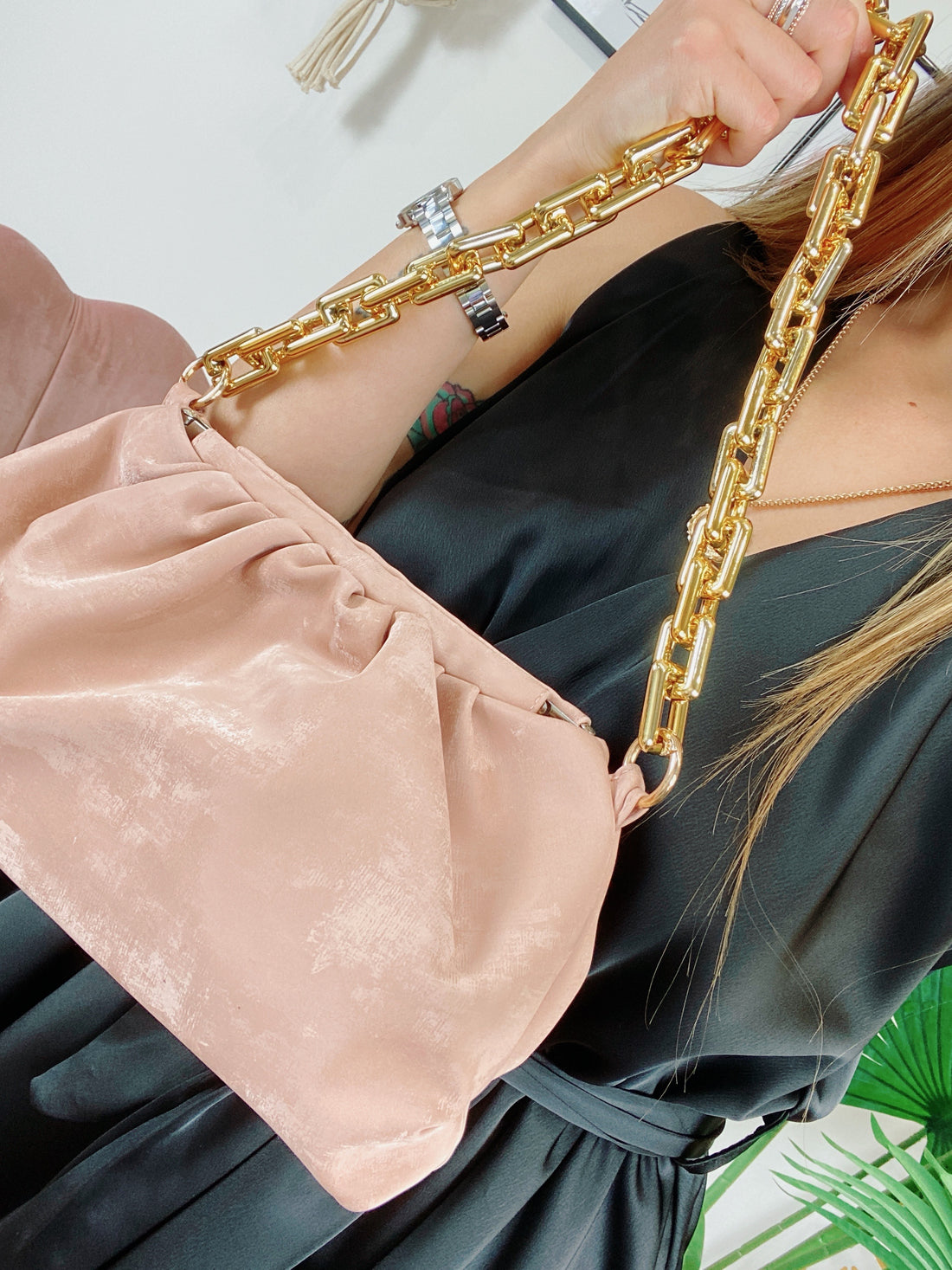 Pochette a mano con catena - R.a. Boutique 