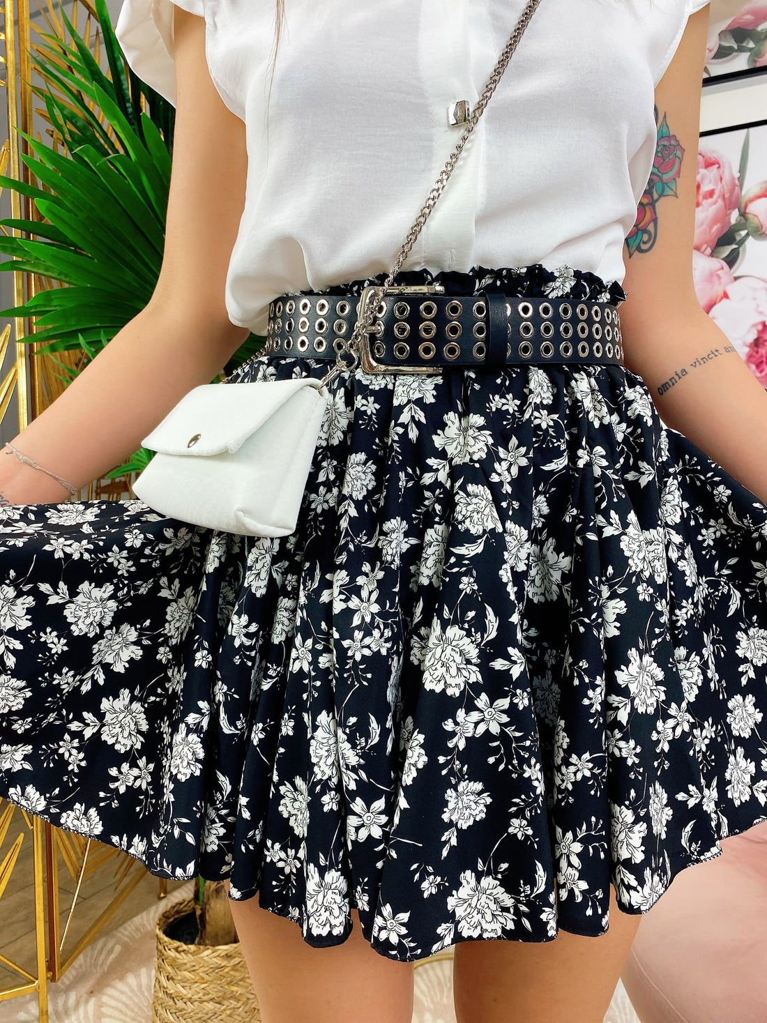 Gonna fiorata dettagli Bianchi - R.a. Boutique 