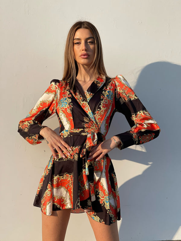 Ethno-Kleid in Orange und Schwarz