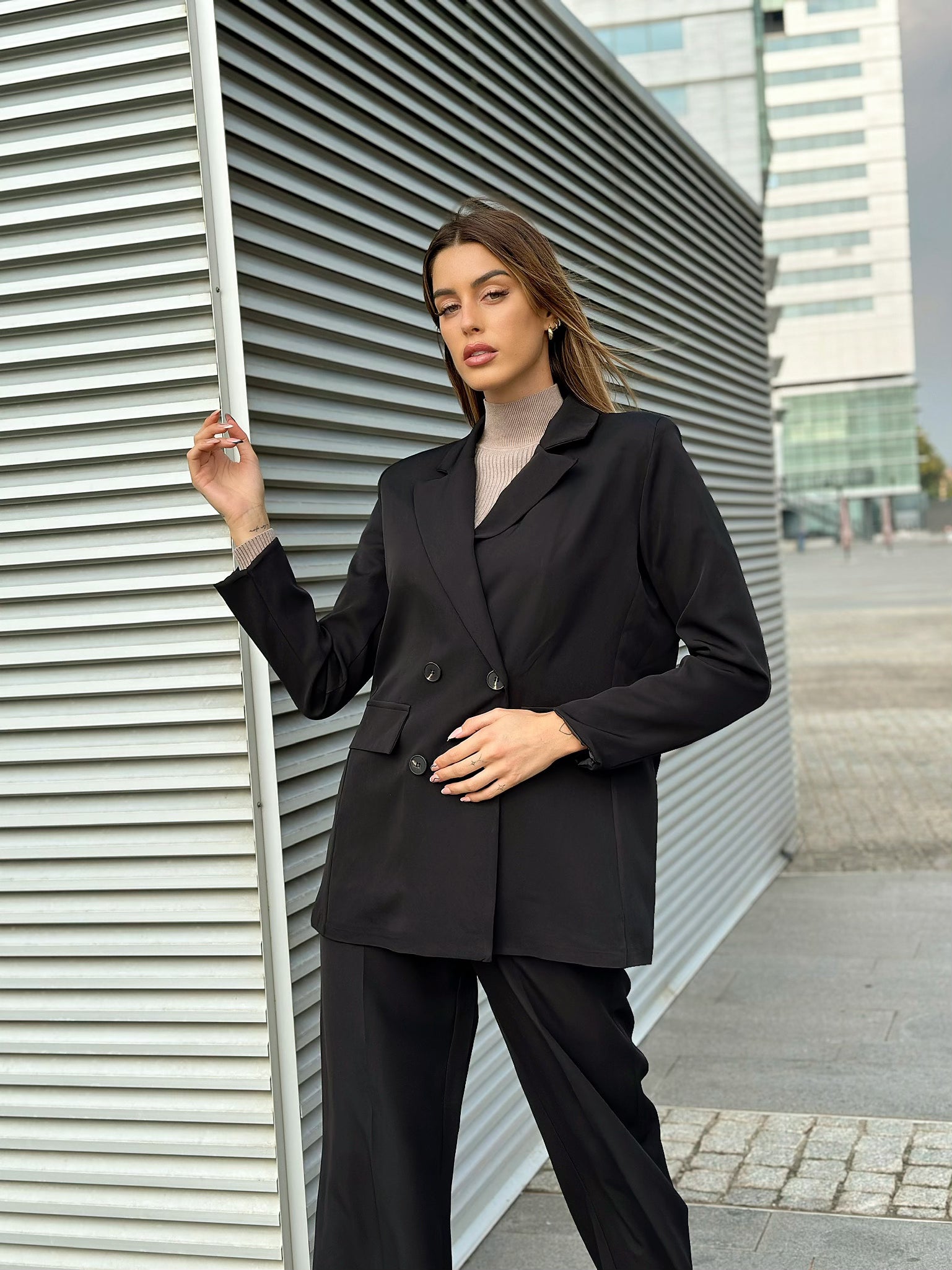 Completo giacca e pantalone nero - R.a. Boutique 