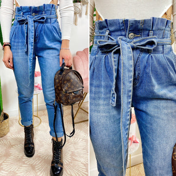 Jeans Boyfriend con fiocco - R.a. Boutique 