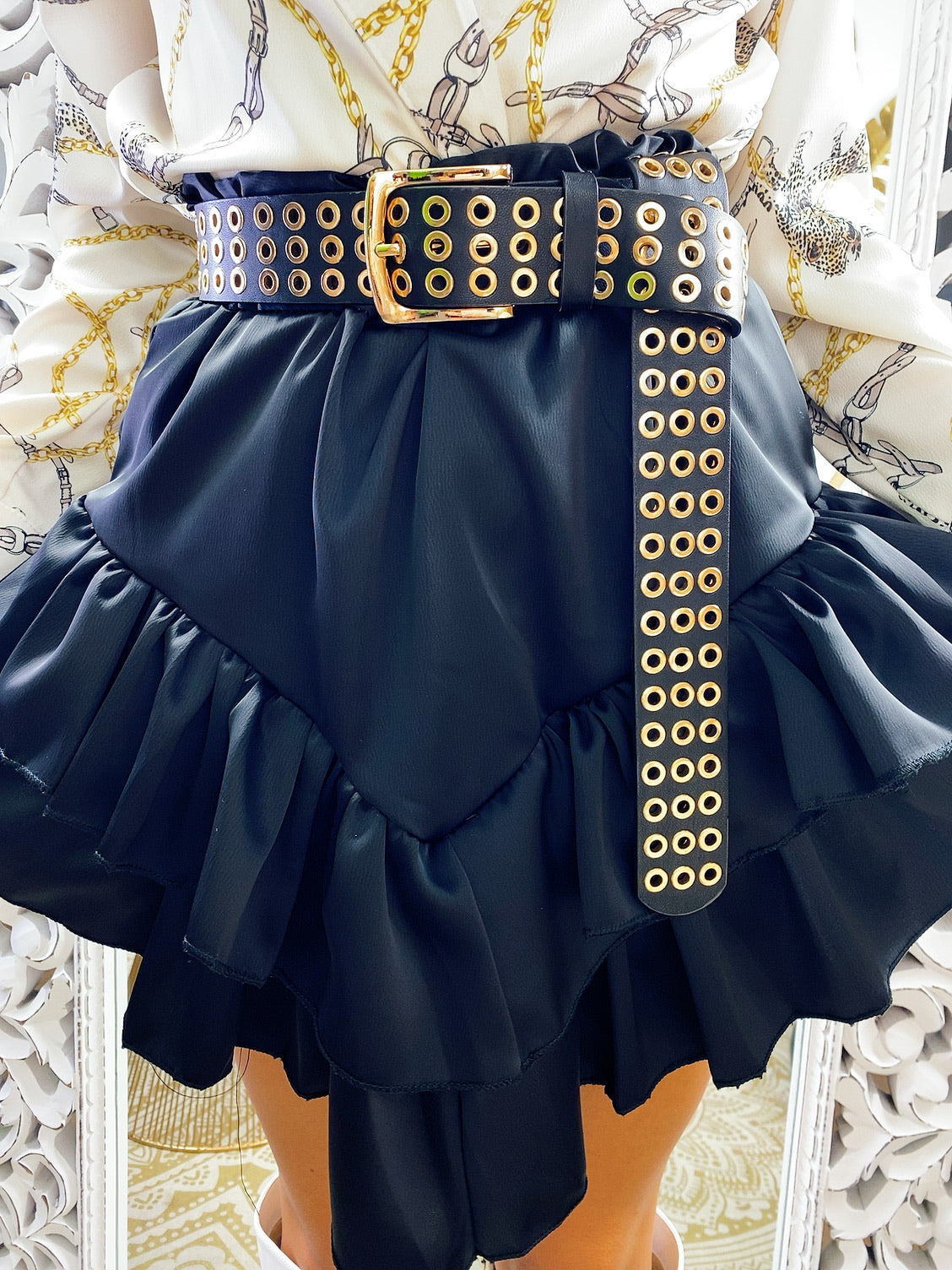 Gonna con balza nera asimmetrica