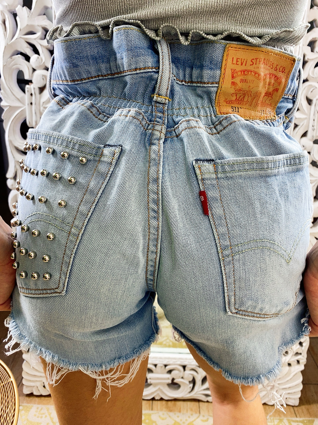 Short Vintage Levi’s jeans medio chiaro con borchie argento - R.a. Boutique 