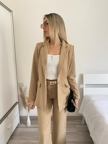 Completo giacca e pantalone beige - R.a. Boutique 