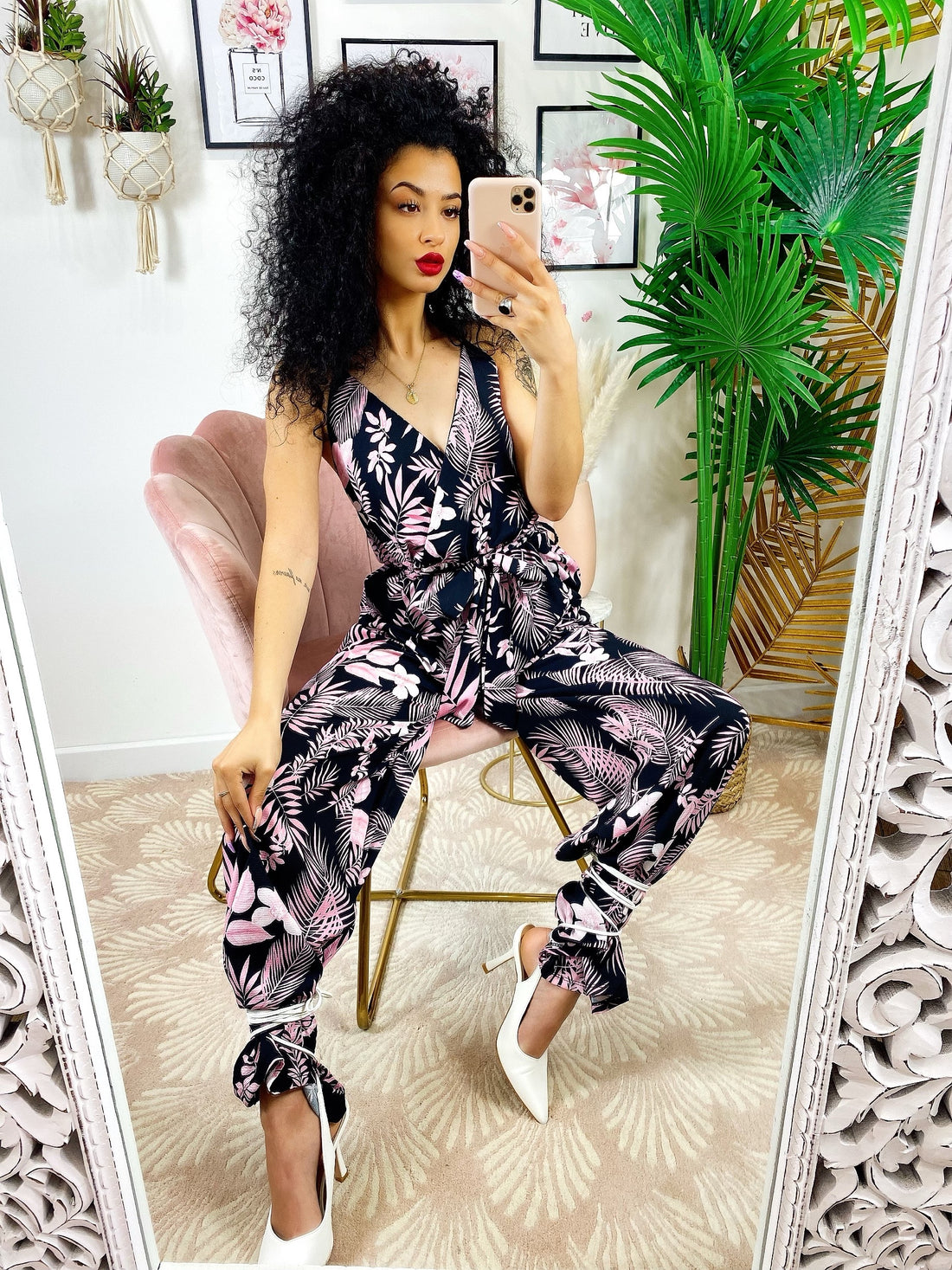 Tuta floreale base nera fiori Rosa - R.a. Boutique 