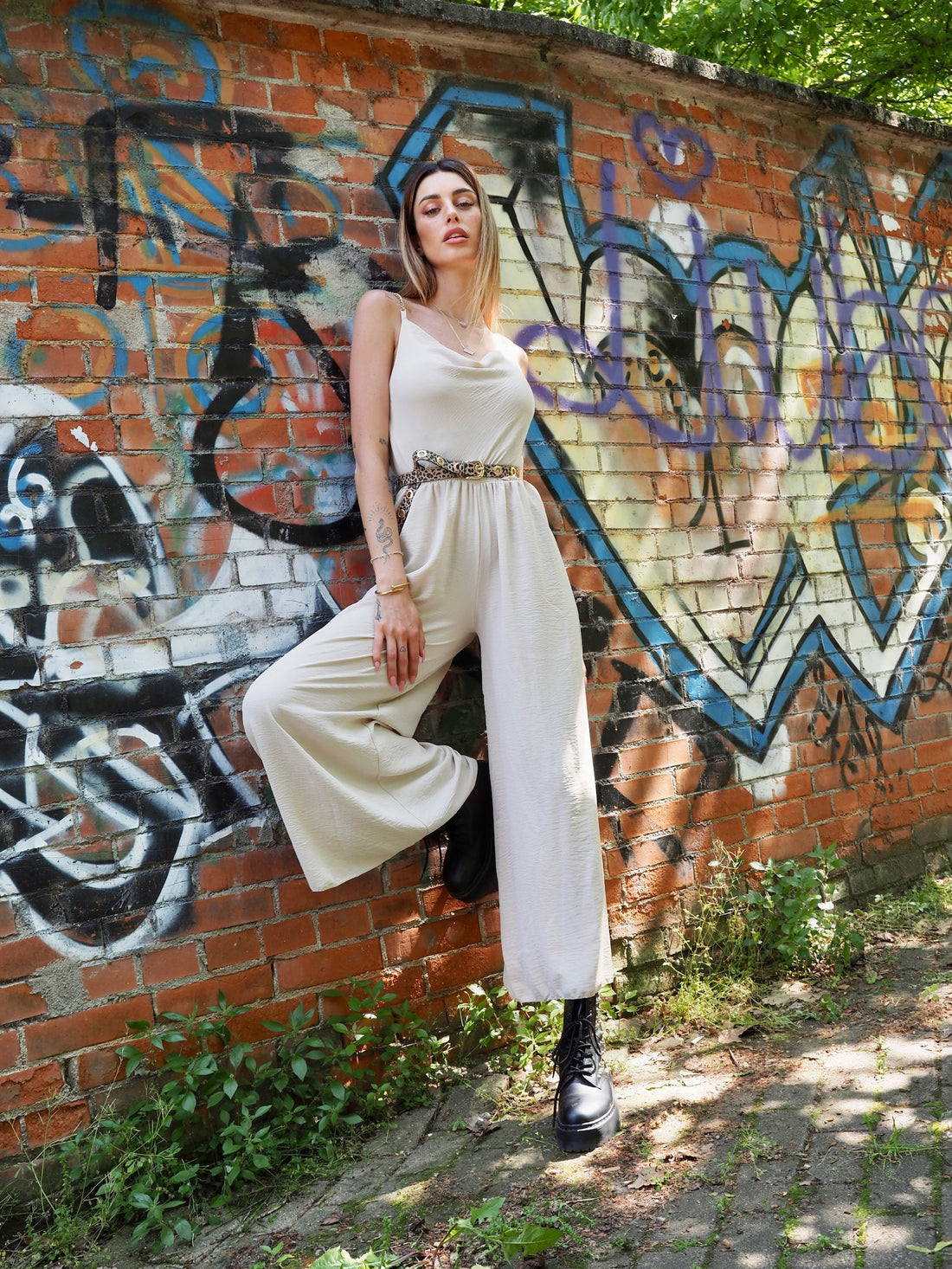 Tuta beige a palazzo spalline in catena - R.a. Boutique 