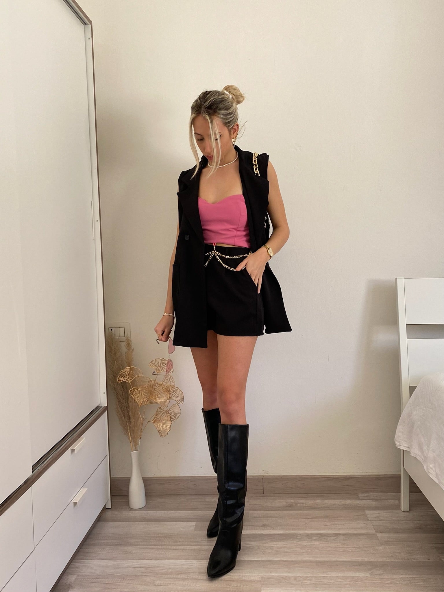 Completo gilet e short nero - R.a. Boutique 