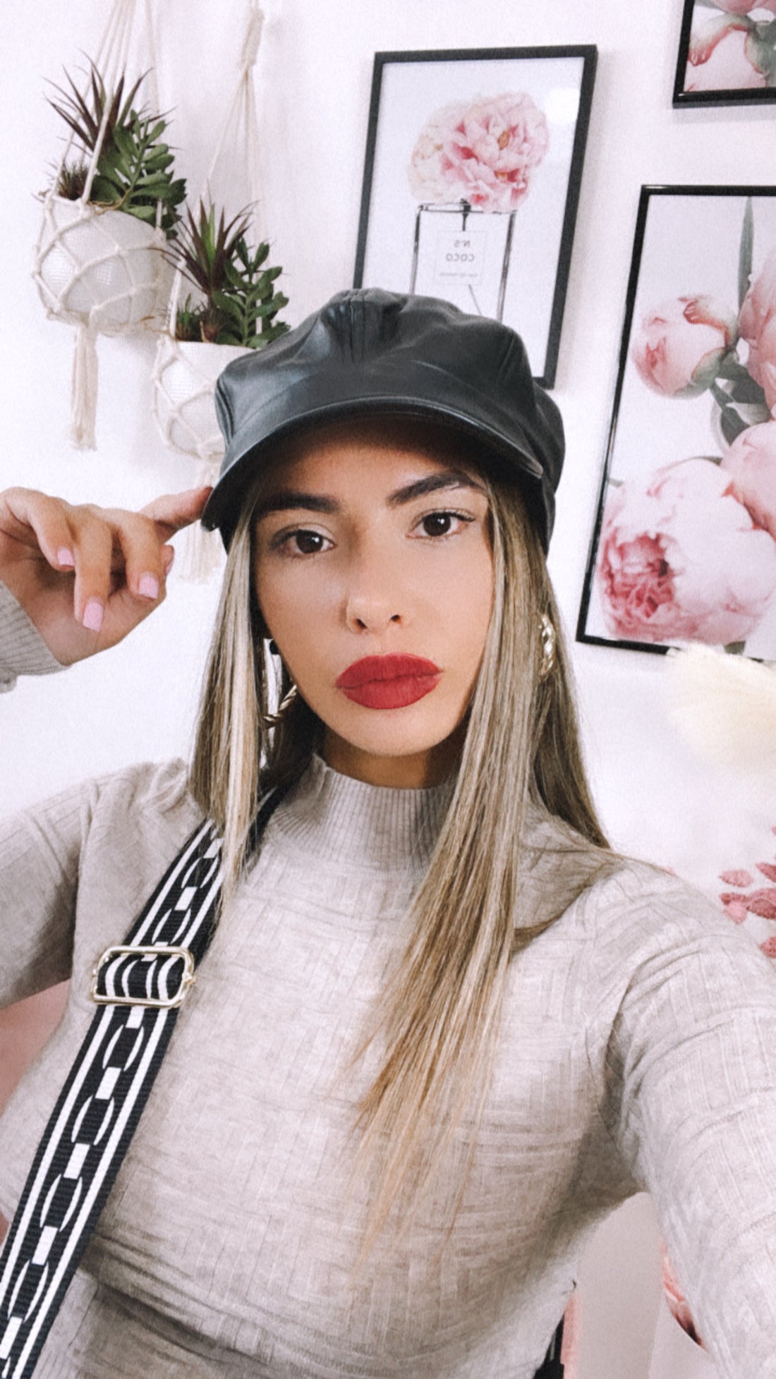 Cappello in eco pelle con visiera - R.a. Boutique 