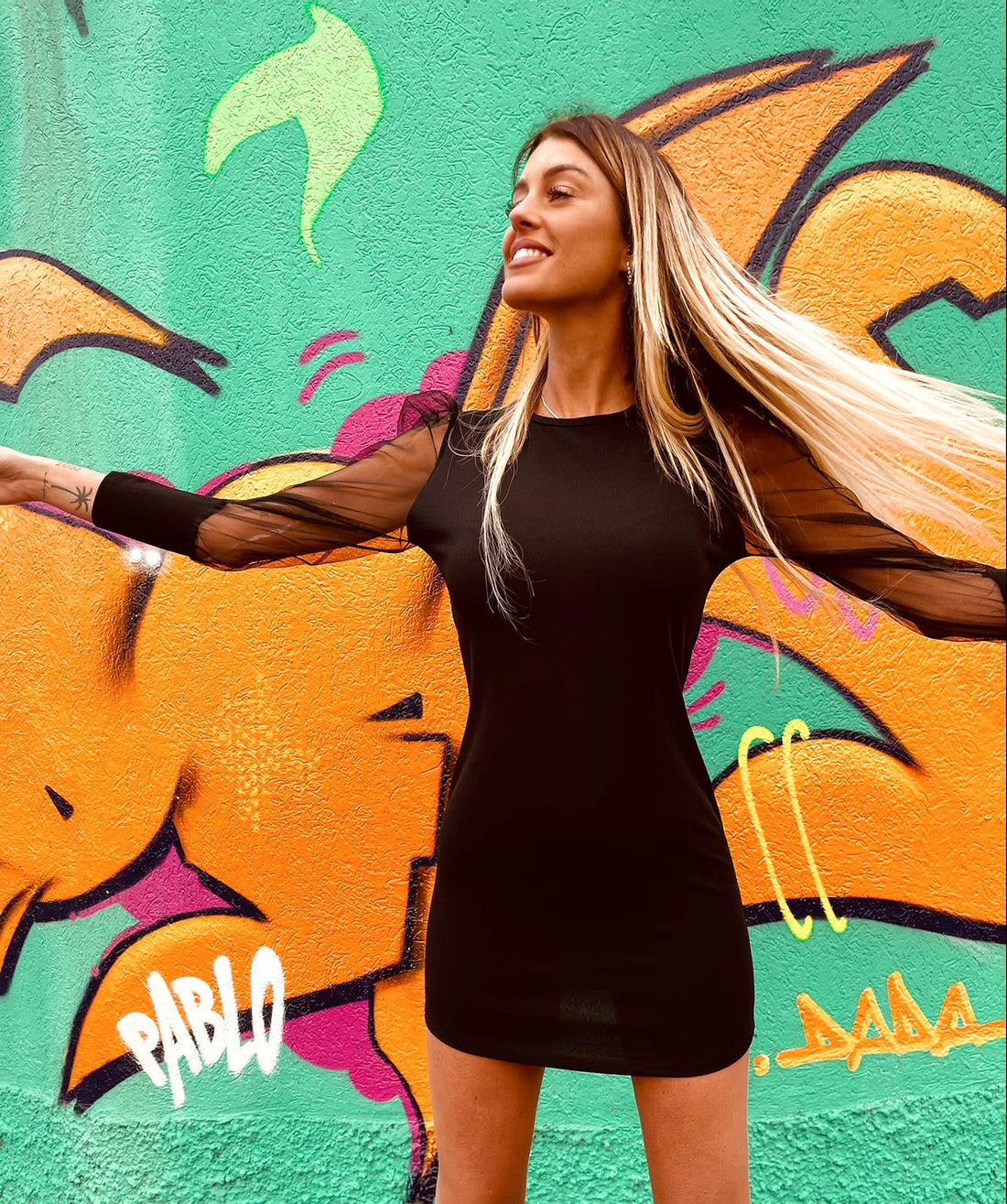 Abito nero con maniche velate e polsino - R.a. Boutique 