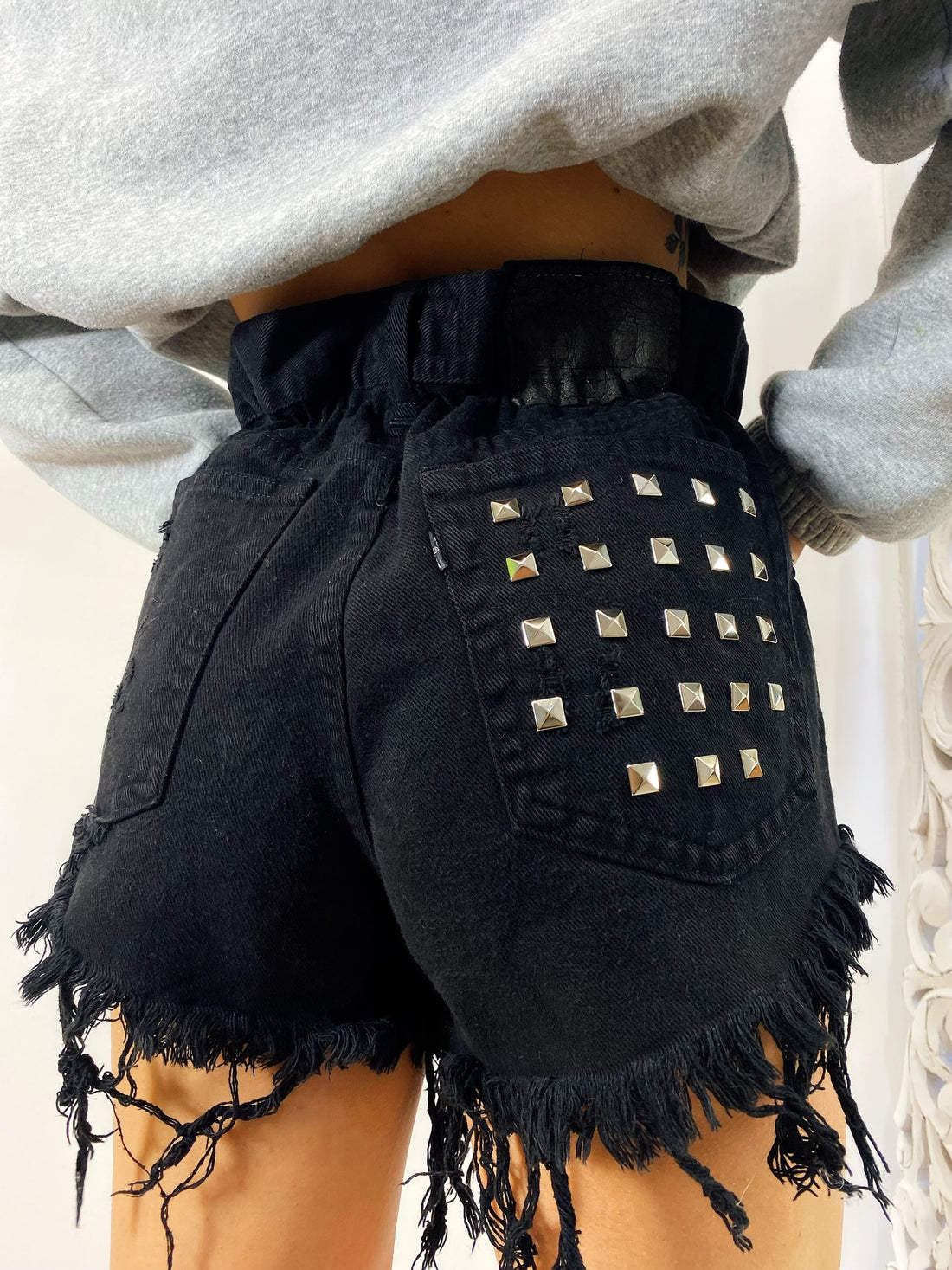 Short Levi’s Vintage nero con borchie - R.a. Boutique 