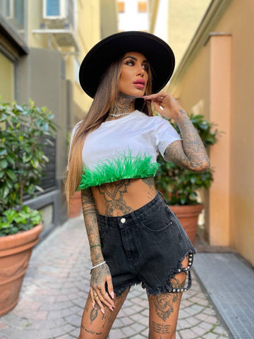 T-shirt crop piume verdi - R.a. Boutique 
