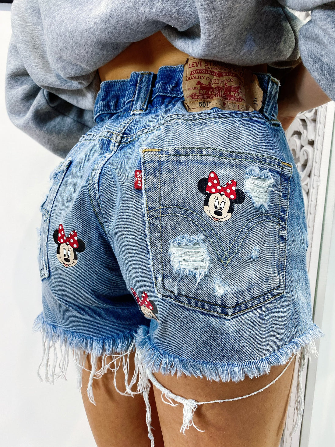 Levi’s Vintage stampa topolina e strappi bagno medio - R.a. Boutique 