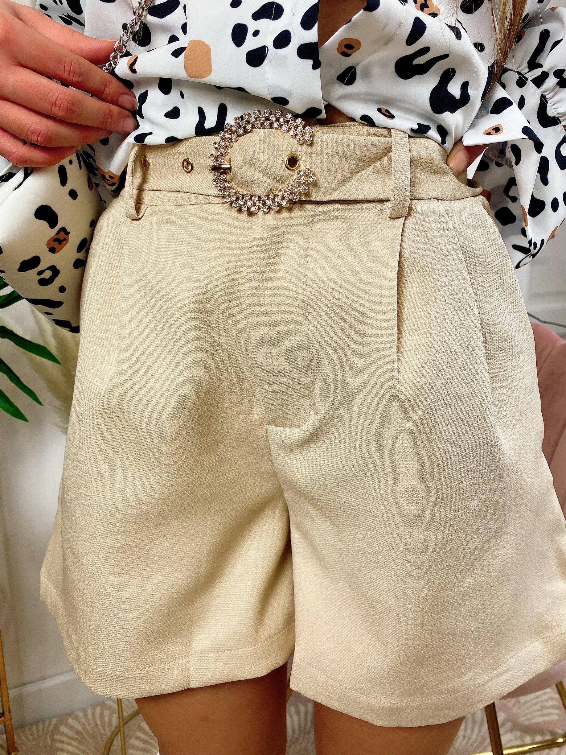 Short con cintura gioiello Beige - R.a. Boutique 