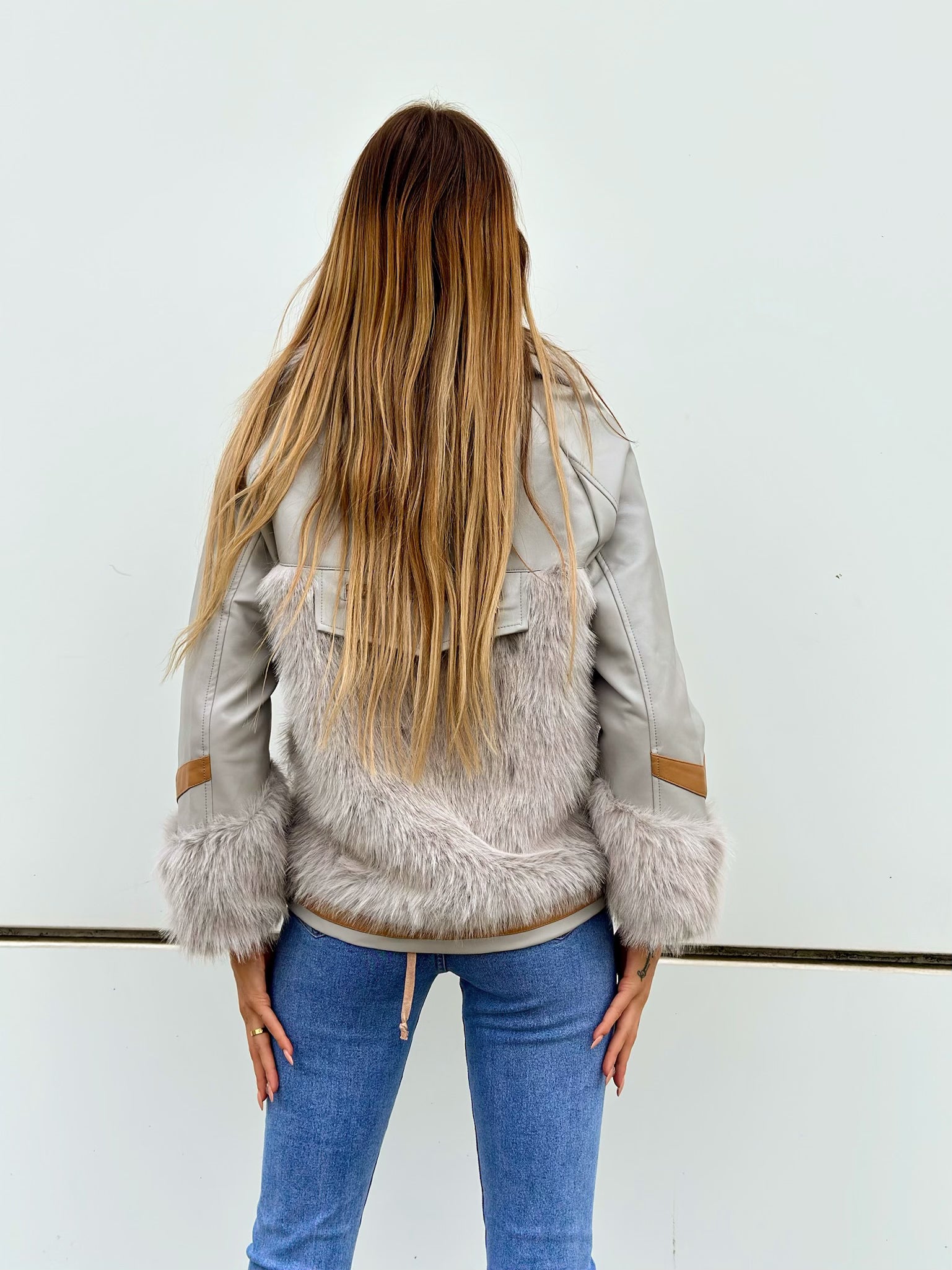 Giaccone grigio polvere dettaglio Camel - R.a. Boutique 