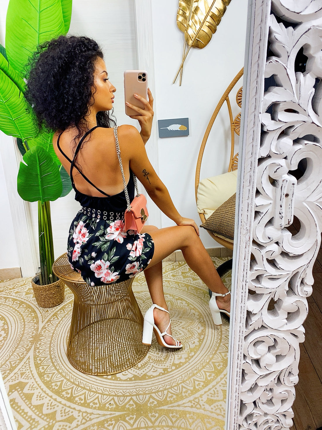 Tutina nera con pantaloncino a fiori rosa - R.a. Boutique 