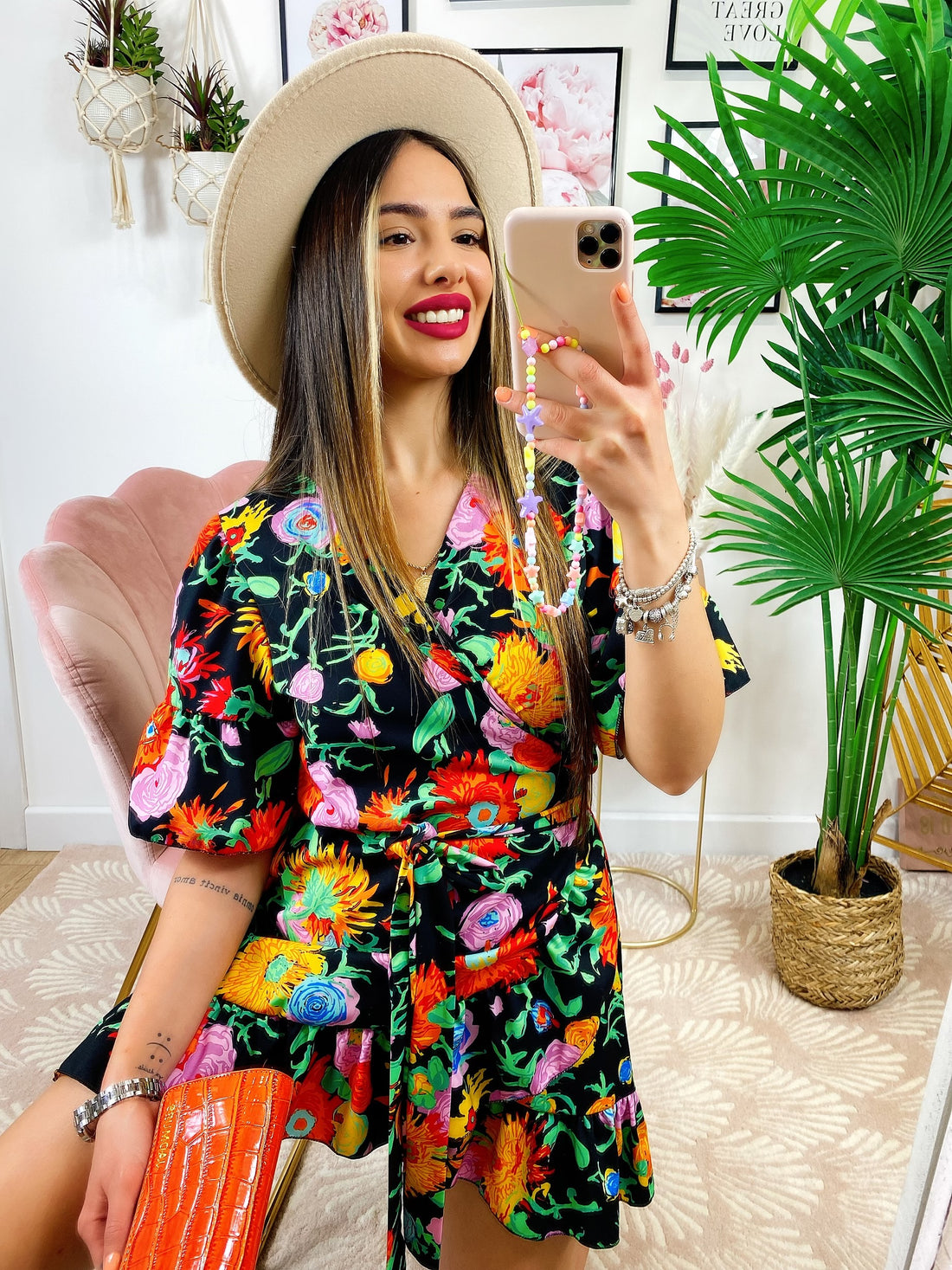 Abito a portafoglio floreale base nera - R.a. Boutique 