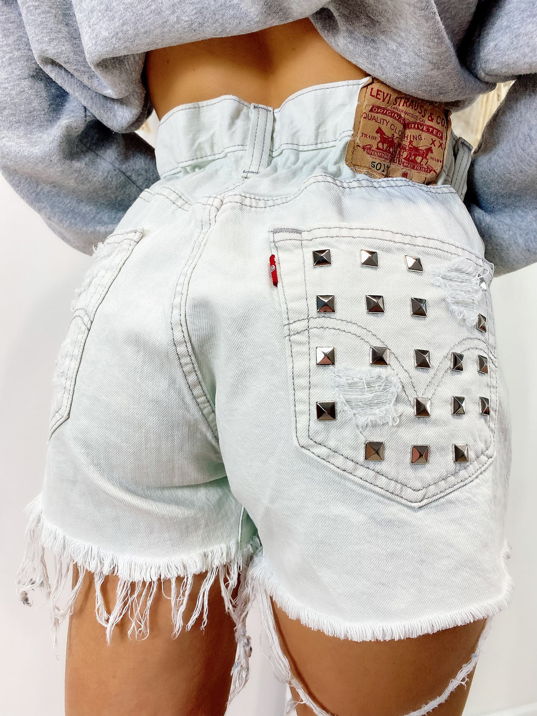 Short Levi’s Vintage con Borchie Argento bagno chiaro - R.a. Boutique 