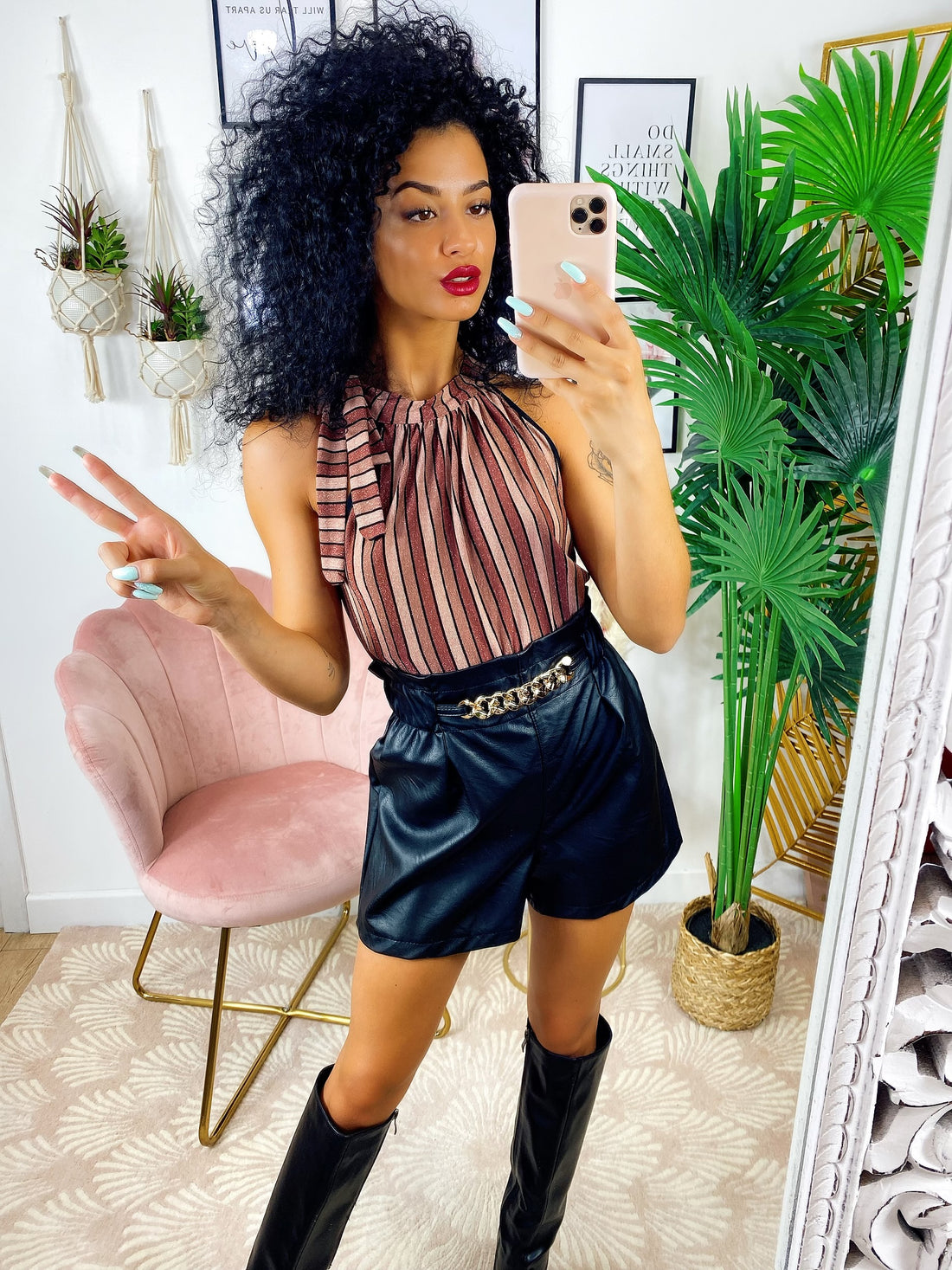 Short in eco pelle con catena - R.a. Boutique 