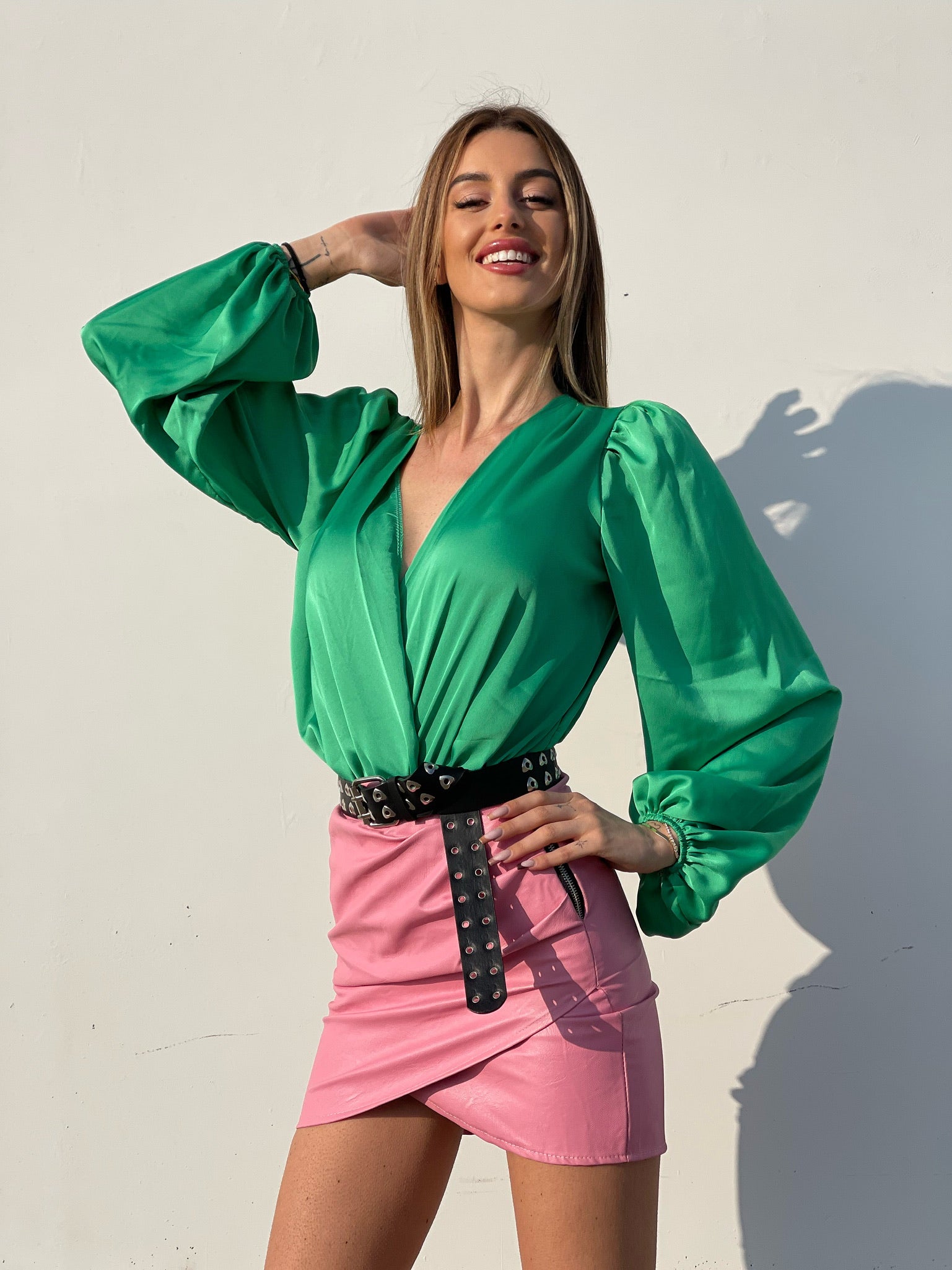 Body in raso scollo a V verde smeraldo - R.a. Boutique 