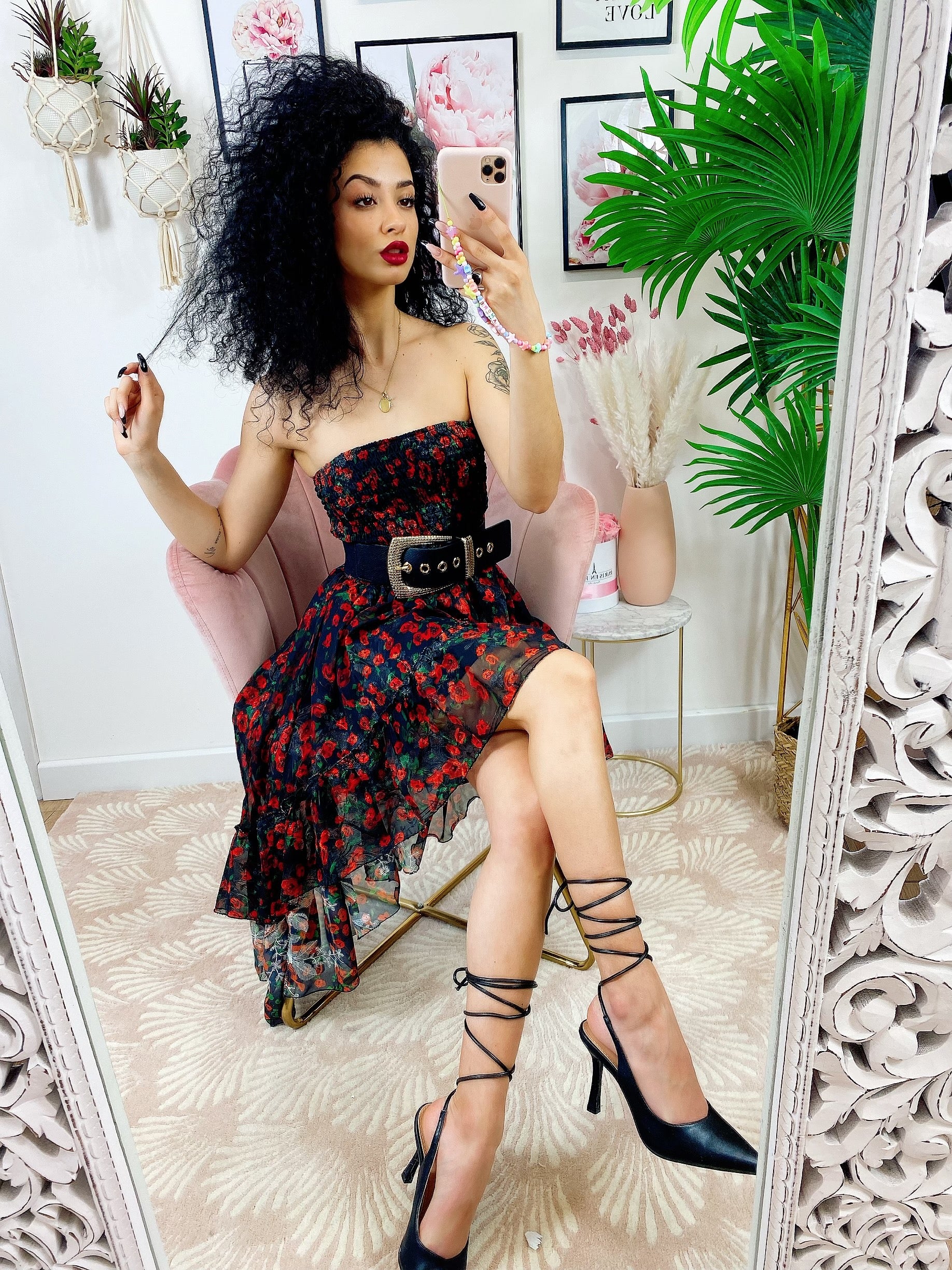 Abito a fascia nero a fiori rossi - R.a. Boutique 