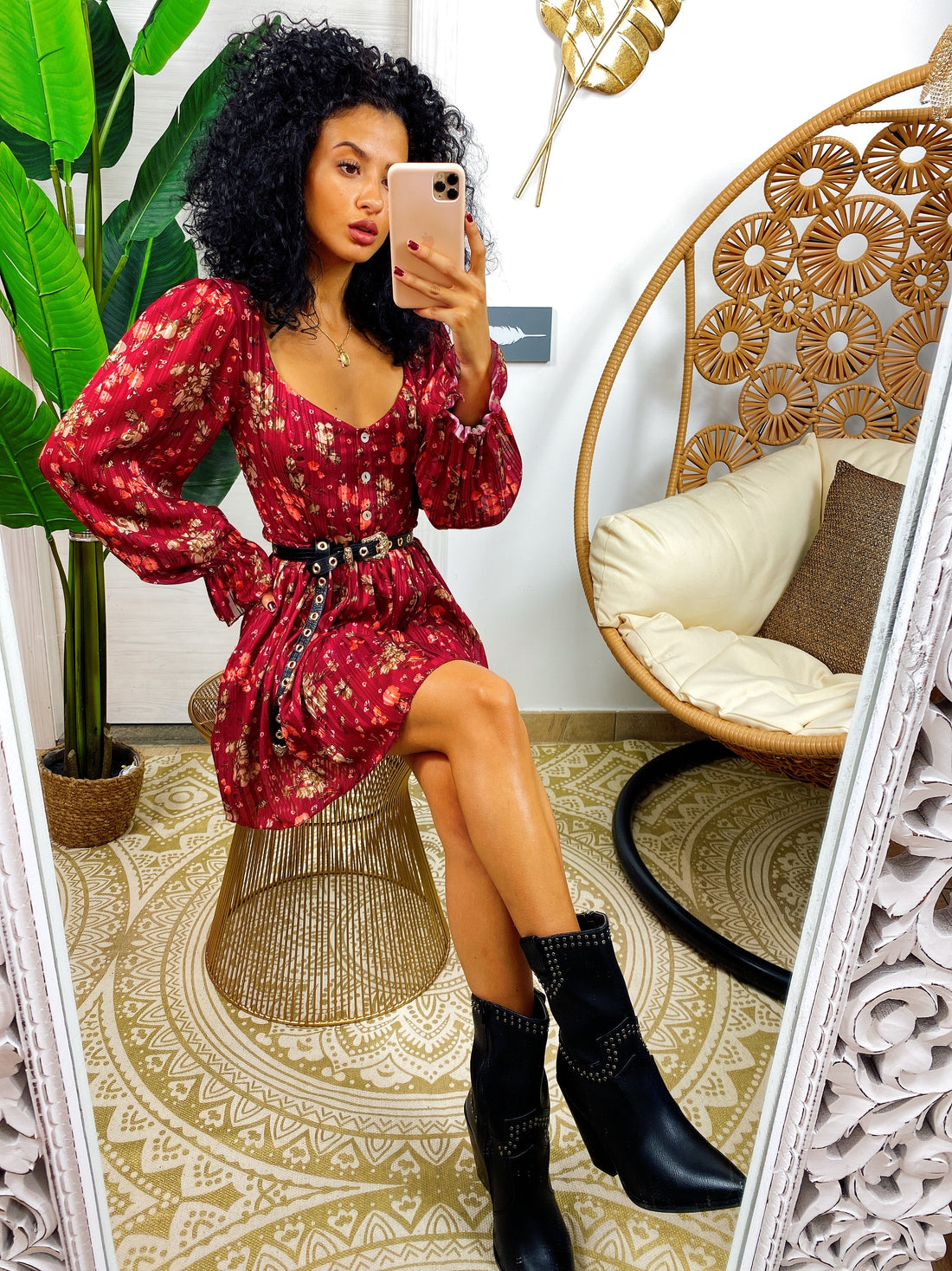 Abito bordeaux scollato con fiori rossi - R.a. Boutique 