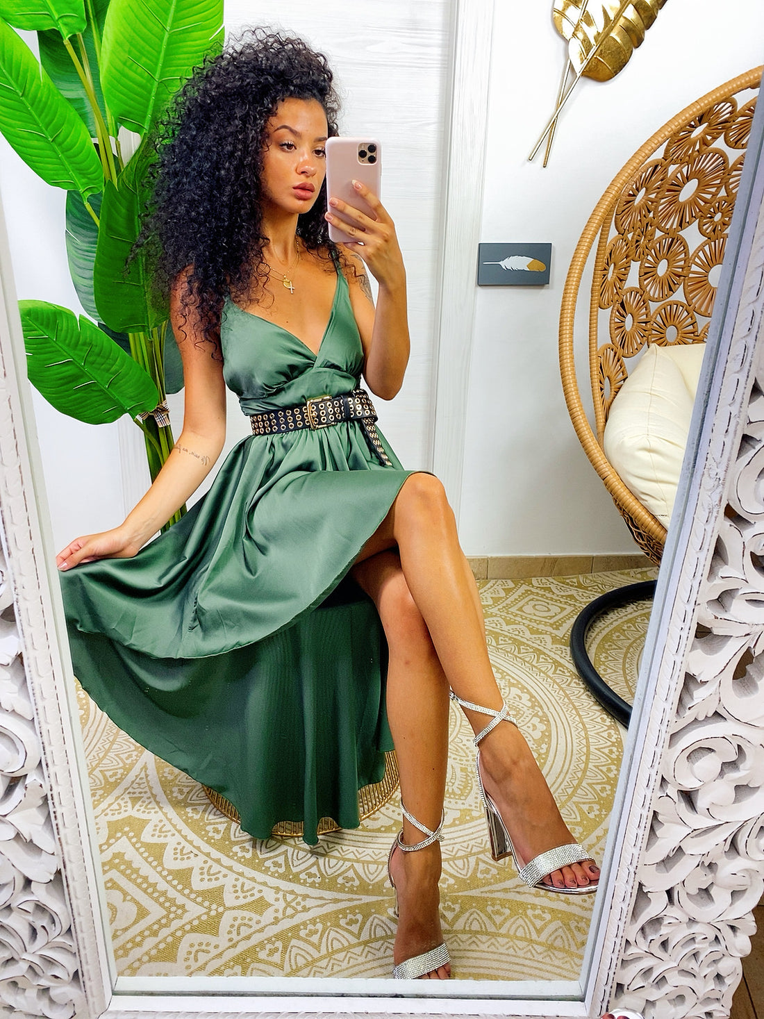 Abito in raso con gonna asimmetrica verde militare - R.a. Boutique 