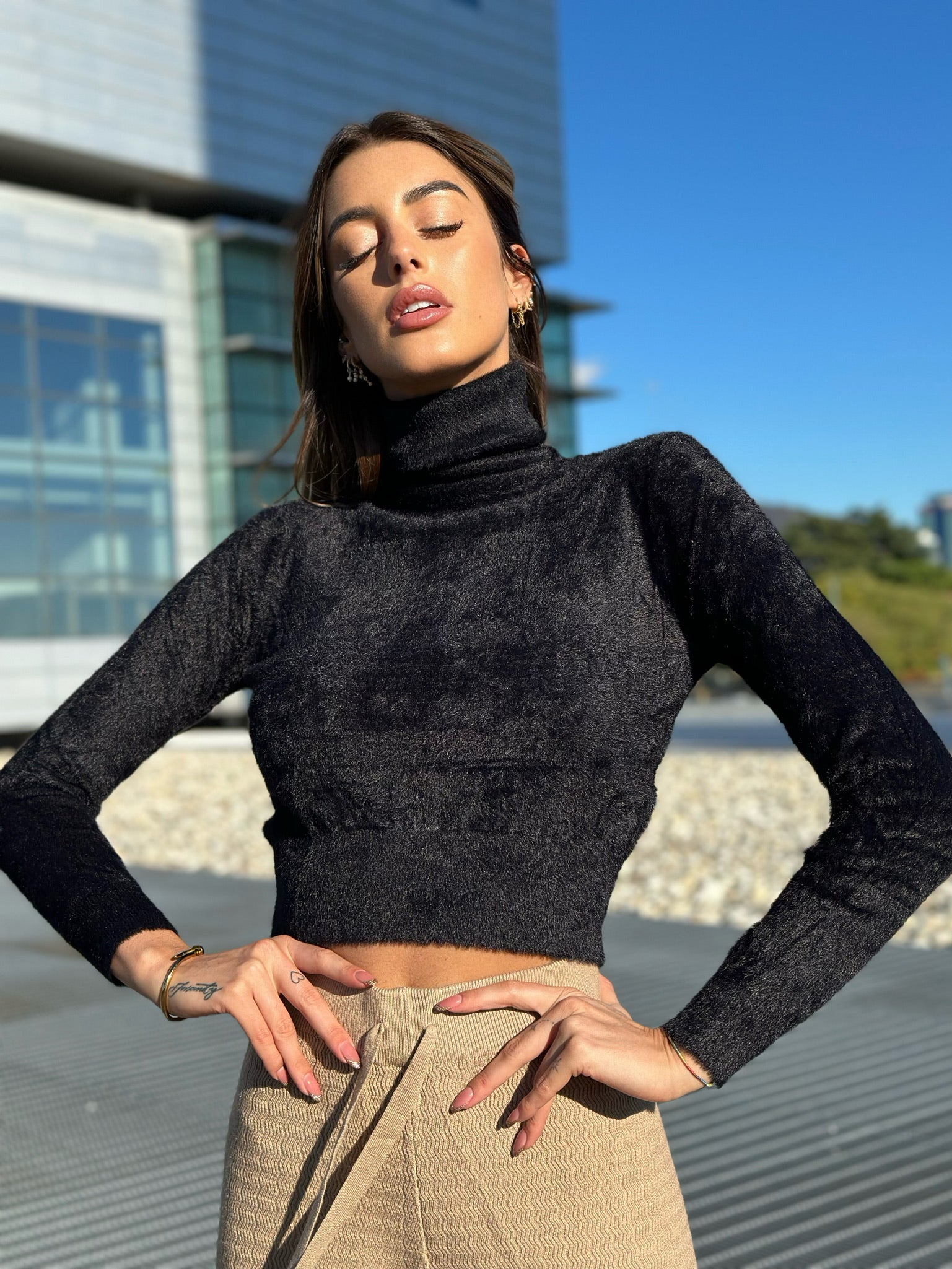 Maglioncino morbidissimo nero - R.a. Boutique 