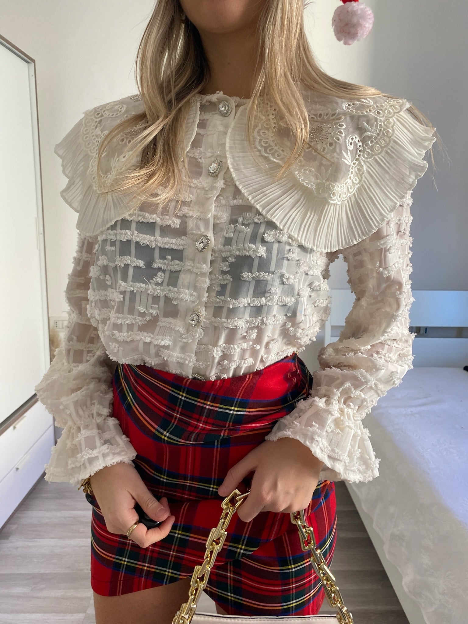 Camicia in pizzo beige con ricami - R.a. Boutique 