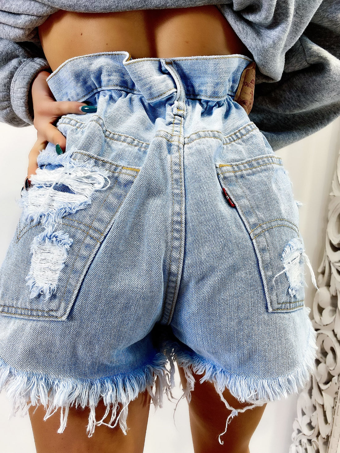 Short Levi’s Vintage bagno chiaro con strappi - R.a. Boutique 