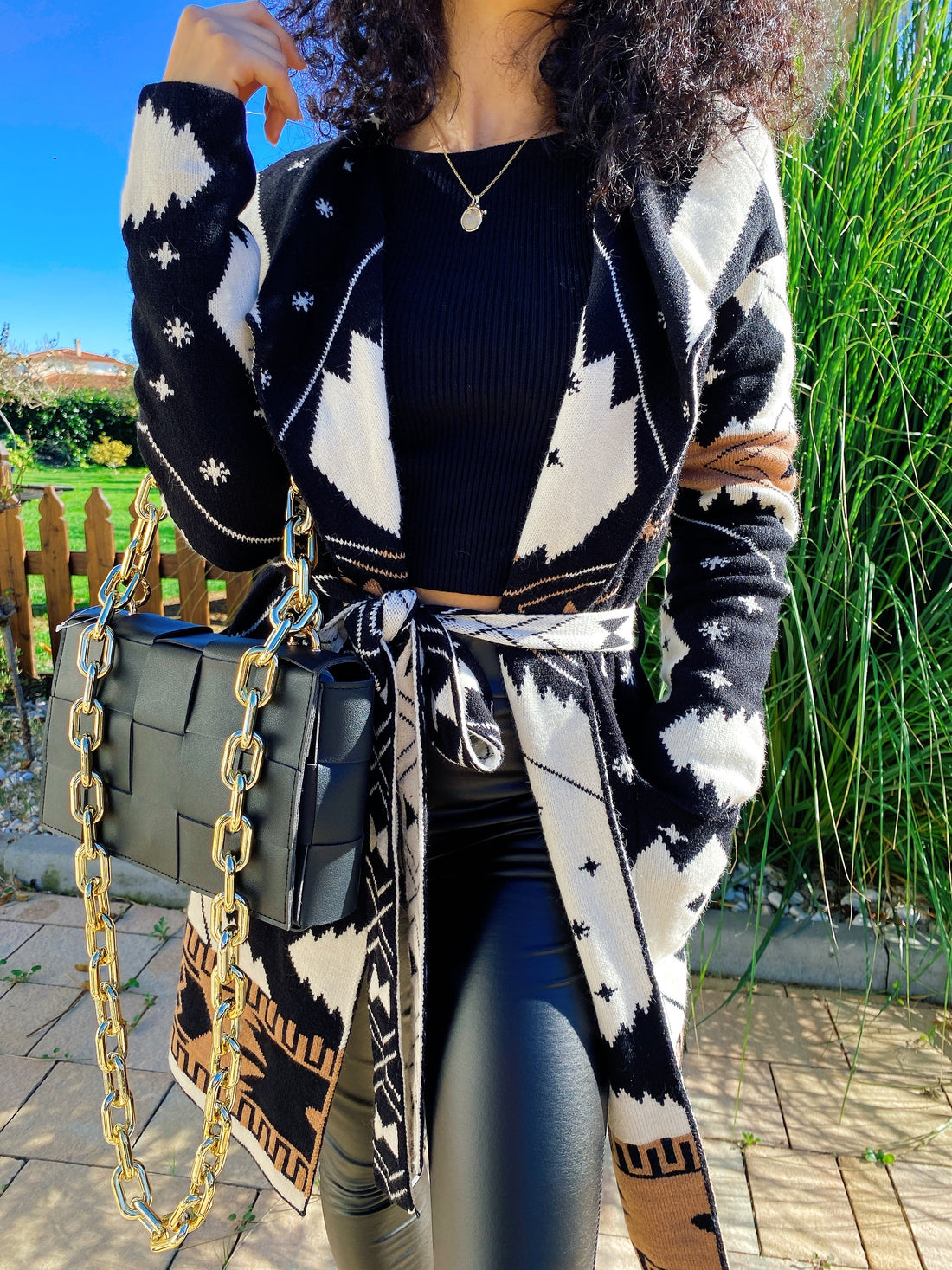 Cardigan camel nero con frange e cinta - R.a. Boutique 