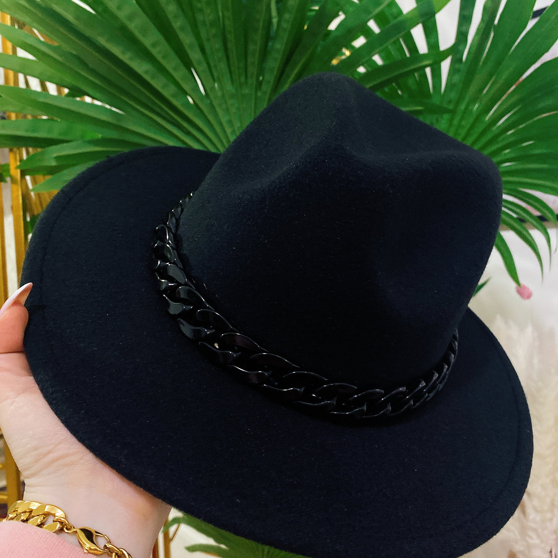 Cappello Nero catena nera - R.a. Boutique 