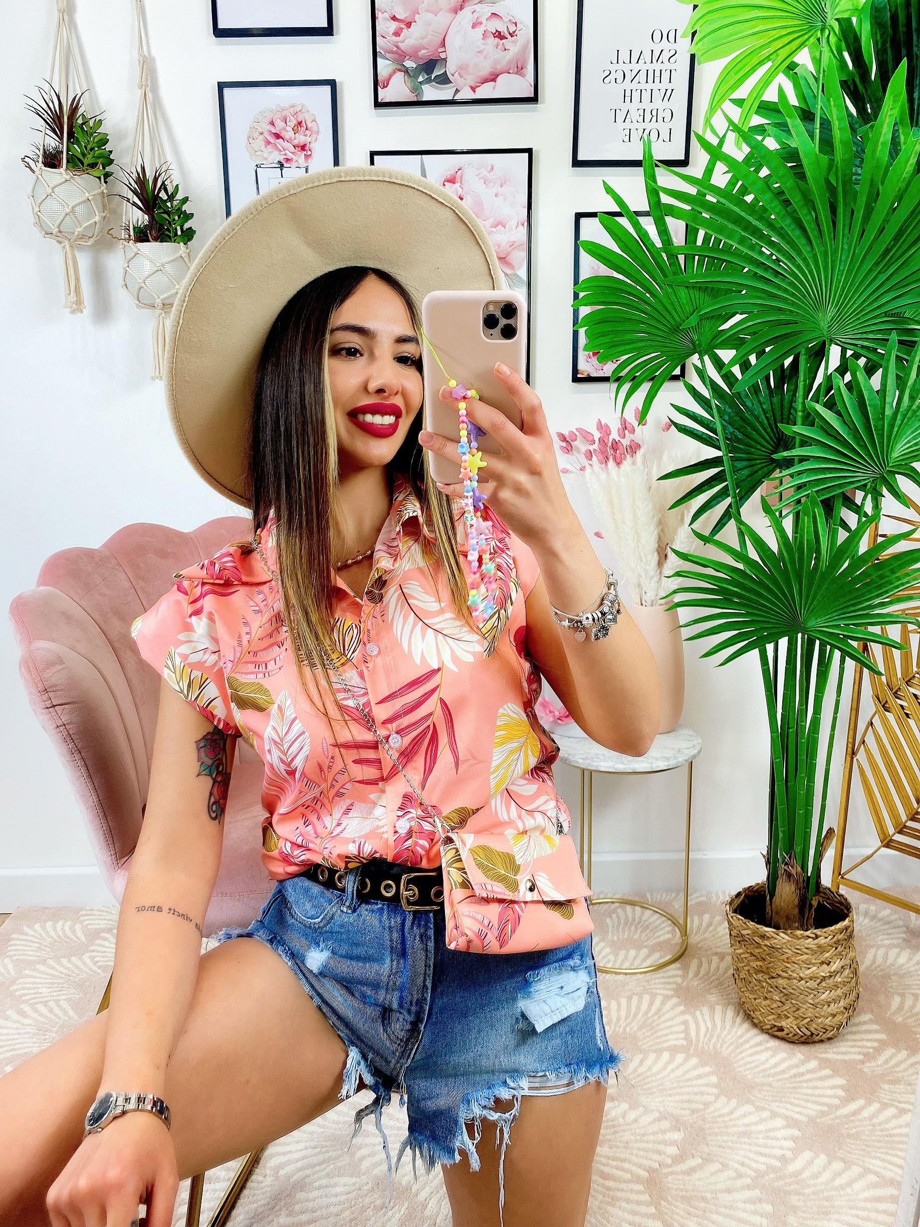 Camicia smanicata floreale con borsetta base Rosa - R.a. Boutique 