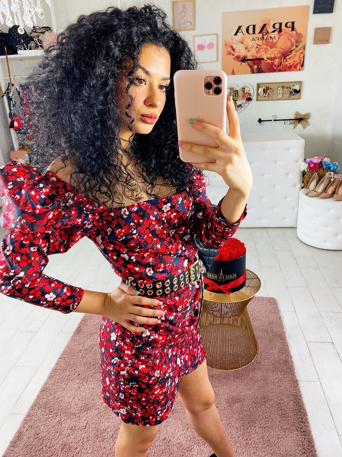 Tubino aderente con fiori rossi manica bombata - R.a. Boutique 