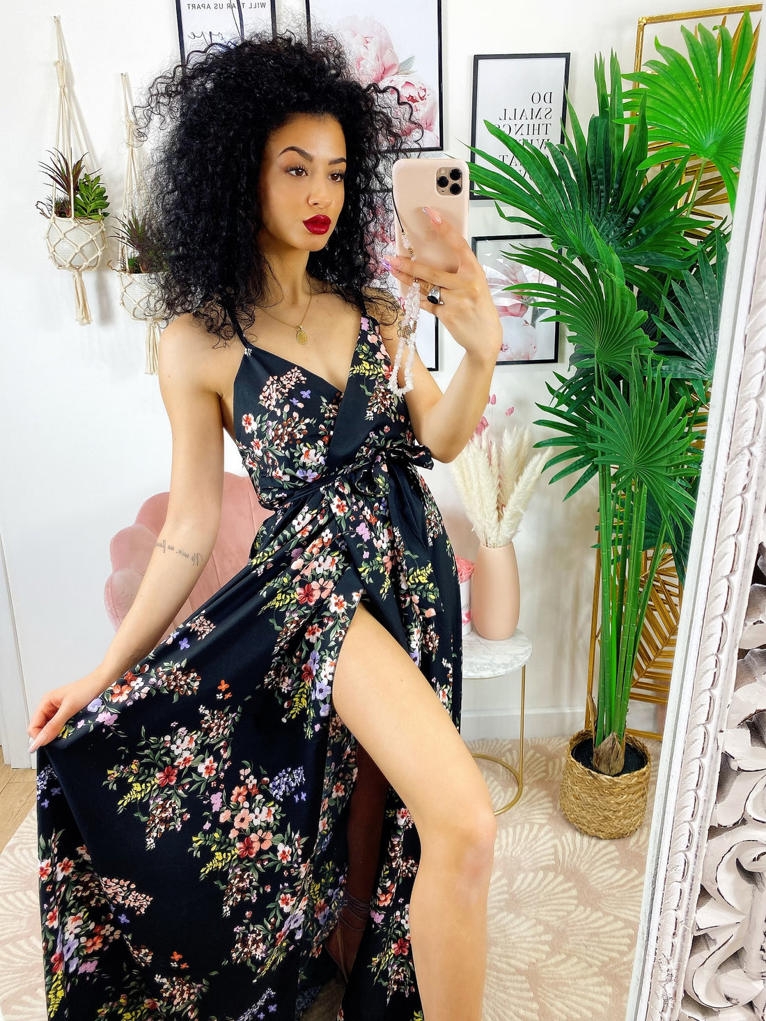 Abito lungo con maxi spacco e fiorellini nero - R.a. Boutique 