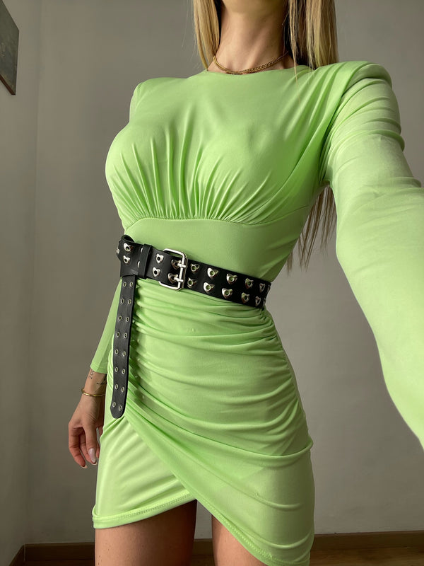 Tailliertes Kleid mit mintfarbener Raffung an der Seite