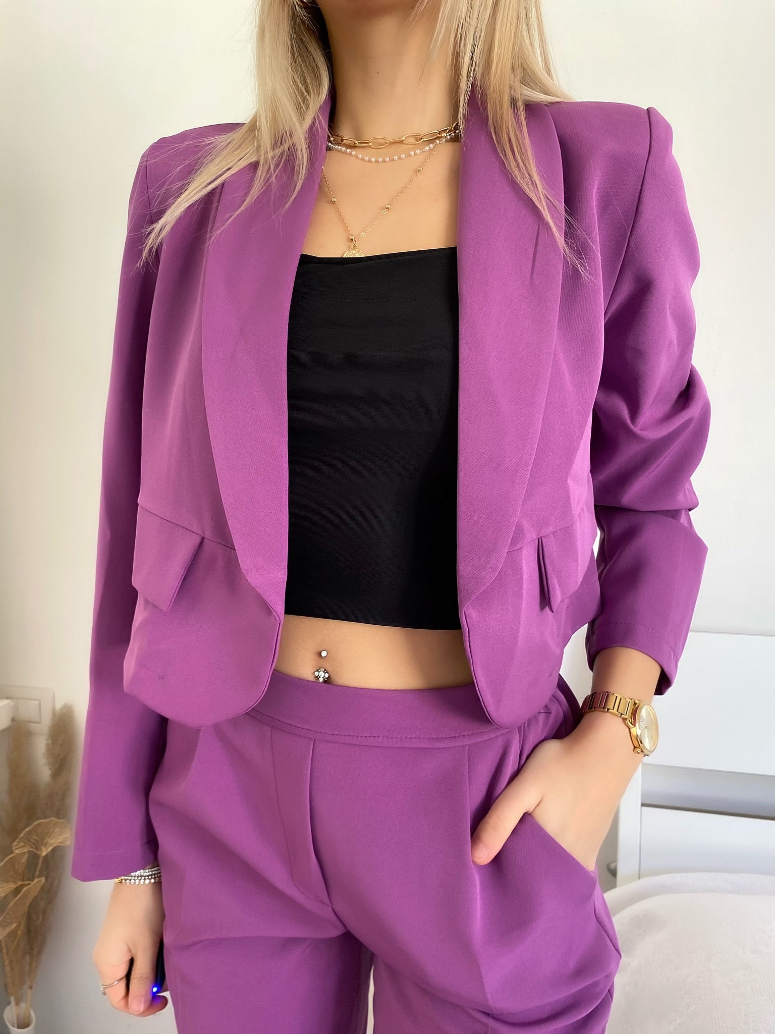 Completo giacca crop e pantalone viola - R.a. Boutique 