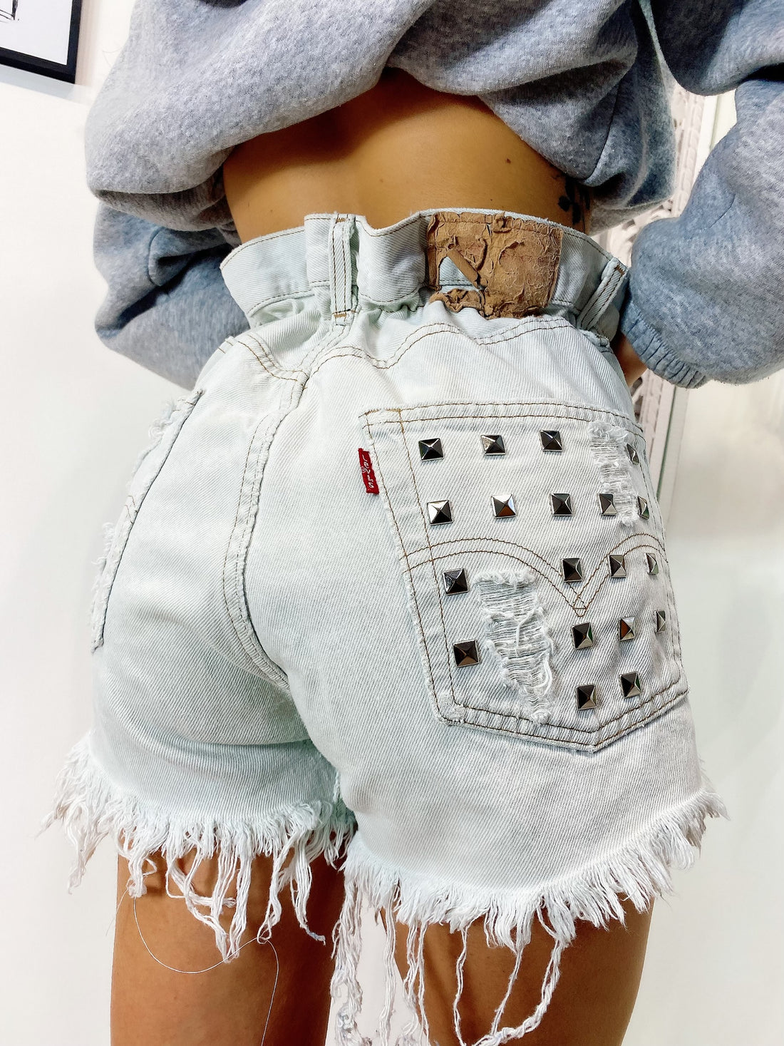 Short Levi’s Vintage Chiaro con Borchie - R.a. Boutique 