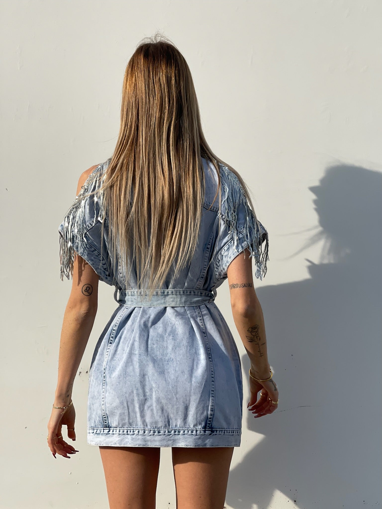 Abito in jeans con frange in paillettes - R.a. Boutique 