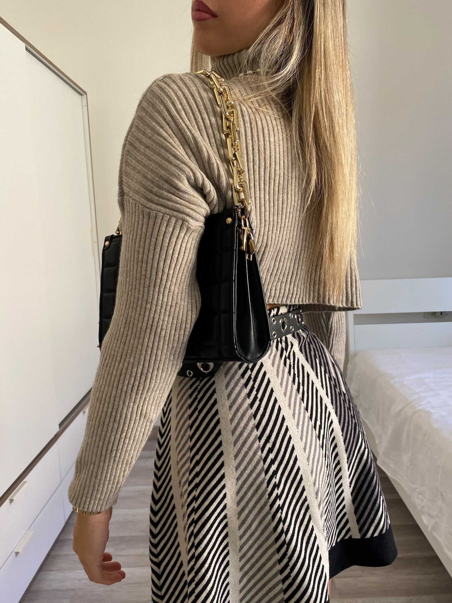 Maglione crop beige - R.a. Boutique 