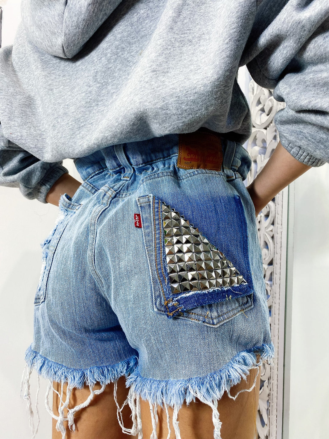 Short Levi’s Vintage bagno chiaro con borchie - R.a. Boutique 
