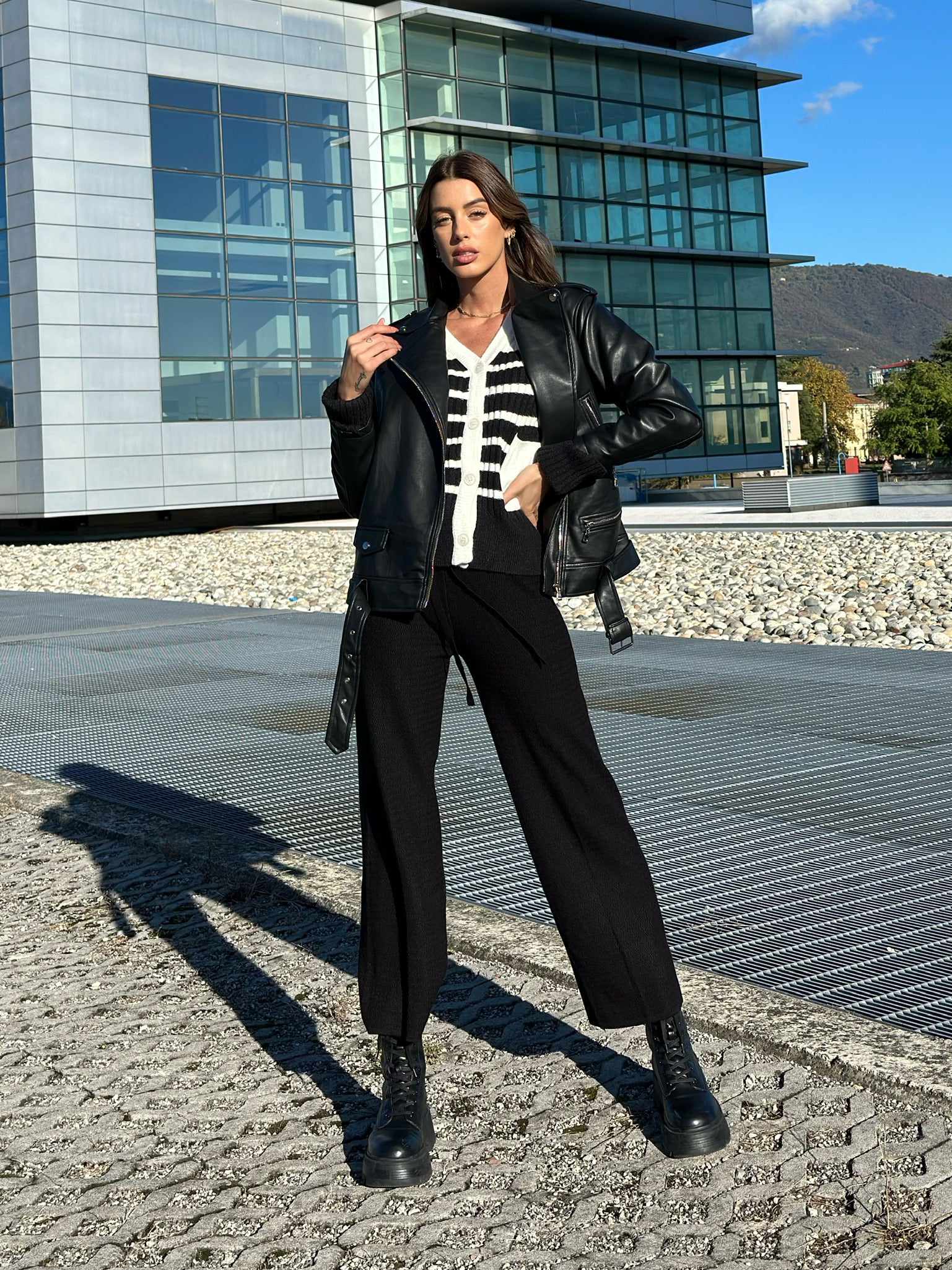 Pantalone di lana ampio nero - R.a. Boutique 