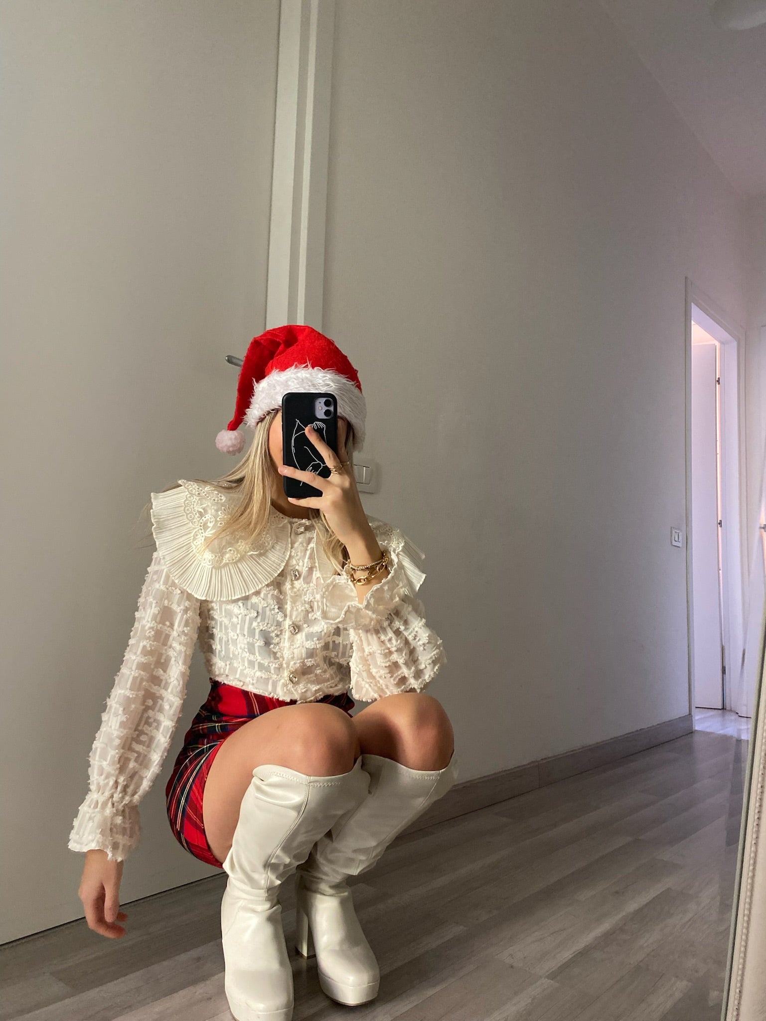 Camicia in pizzo beige con ricami - R.a. Boutique 