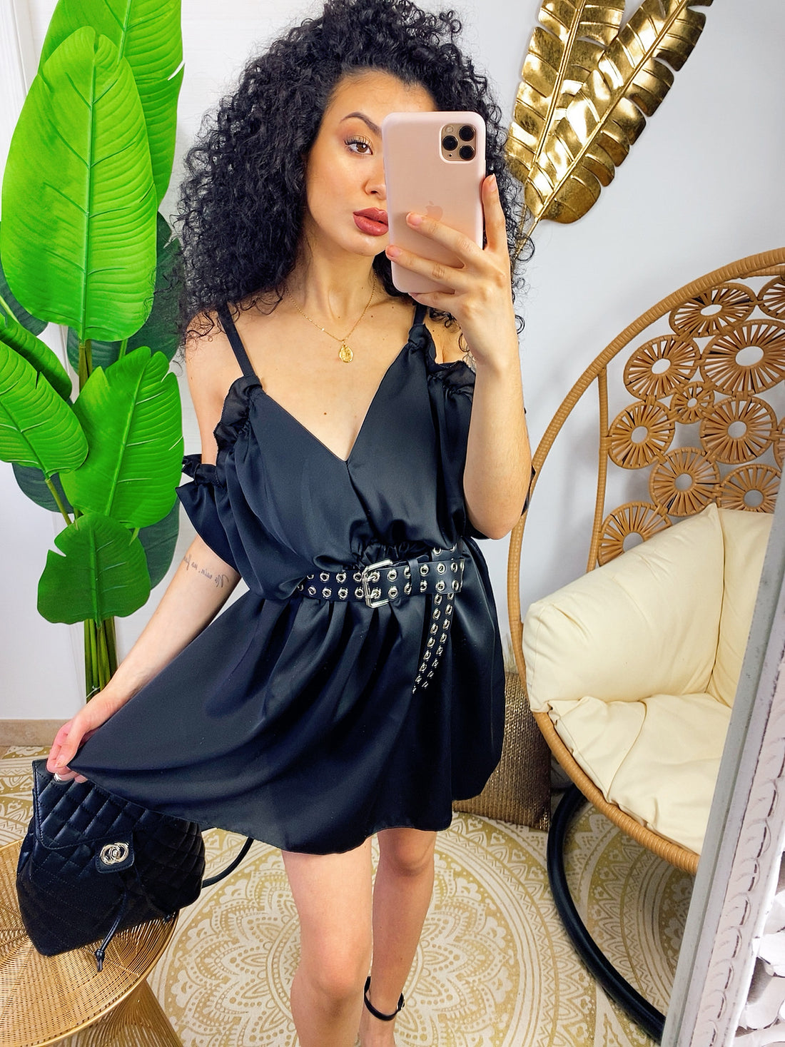 Abito in raso nera con rouches - R.a. Boutique 