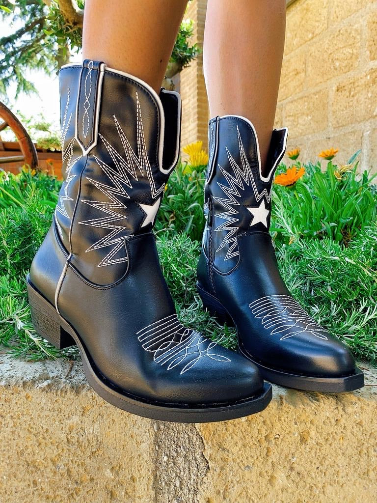 Texano nero con stella - R.a. Boutique 