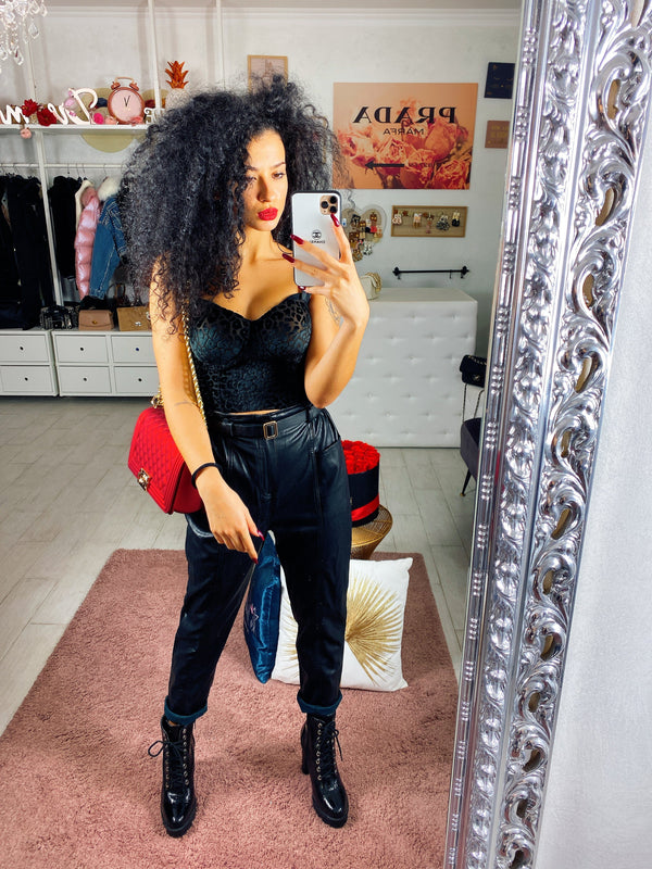 Leggins in ecopelle con cintura