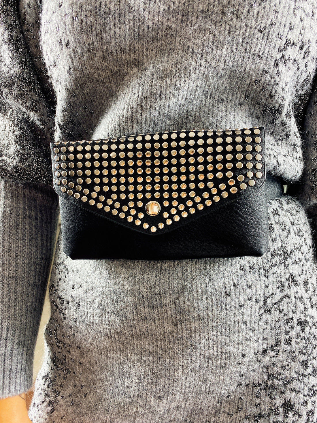 Marsupio black con borchiette - R.a. Boutique 