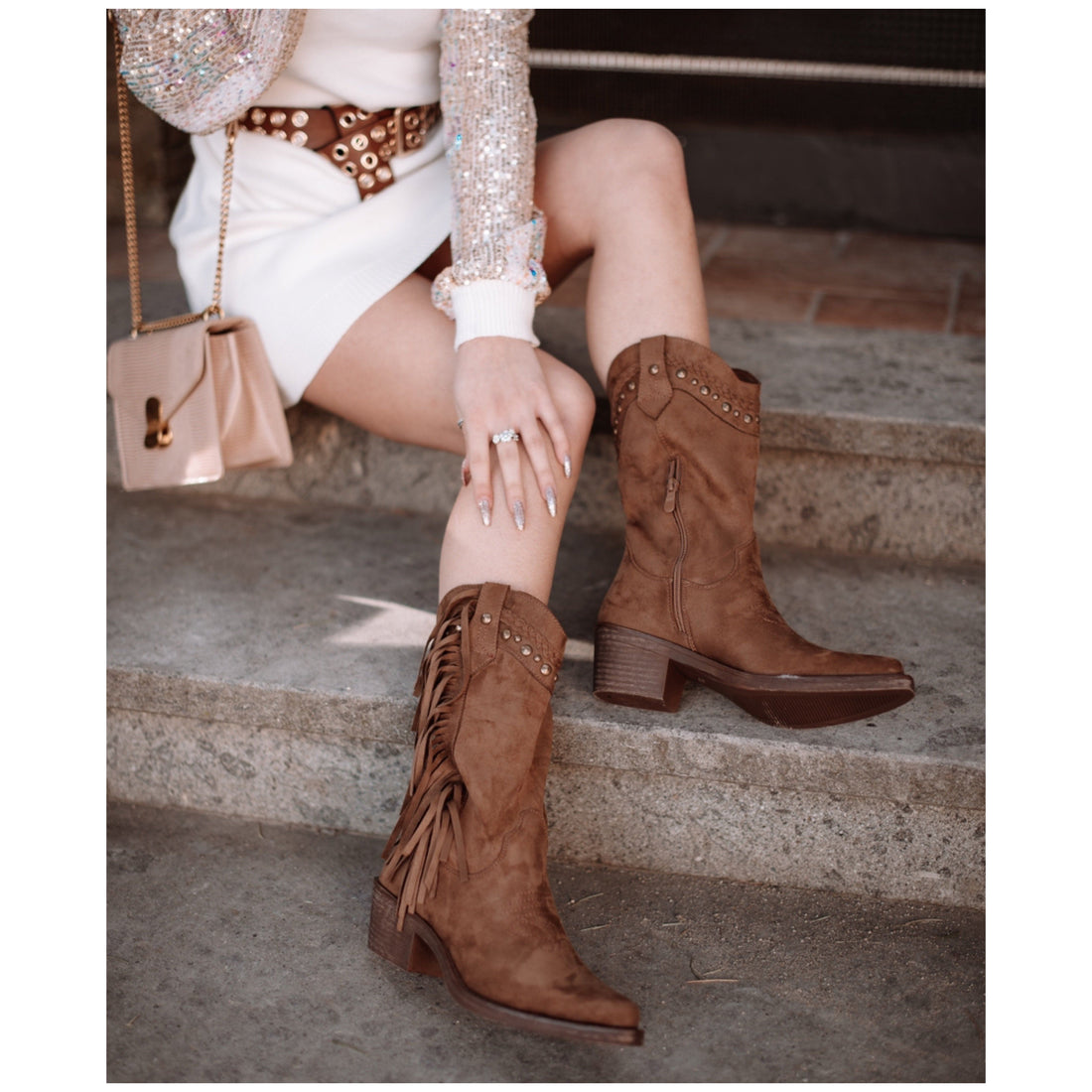 Stivale texano con frange in suede camel victoria - R.a. Boutique 