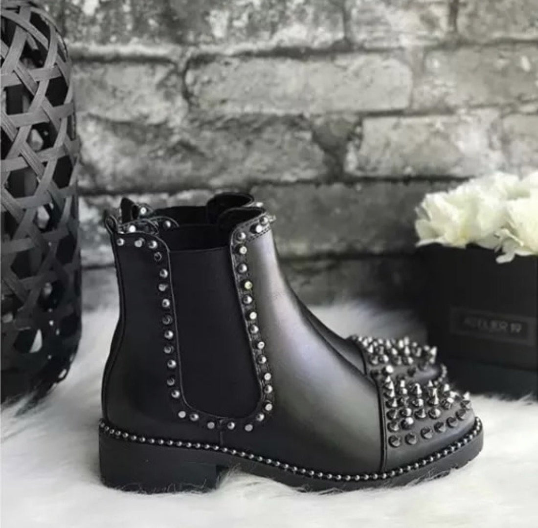 Stivaletti con borchie - R.a. Boutique 